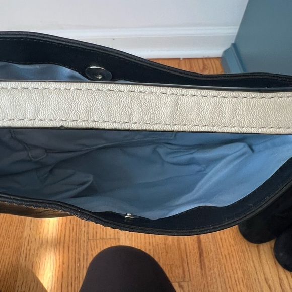 Coach Spectator Bag Black and White Shoulder Bag with Classic Design - Picture 5 of 5